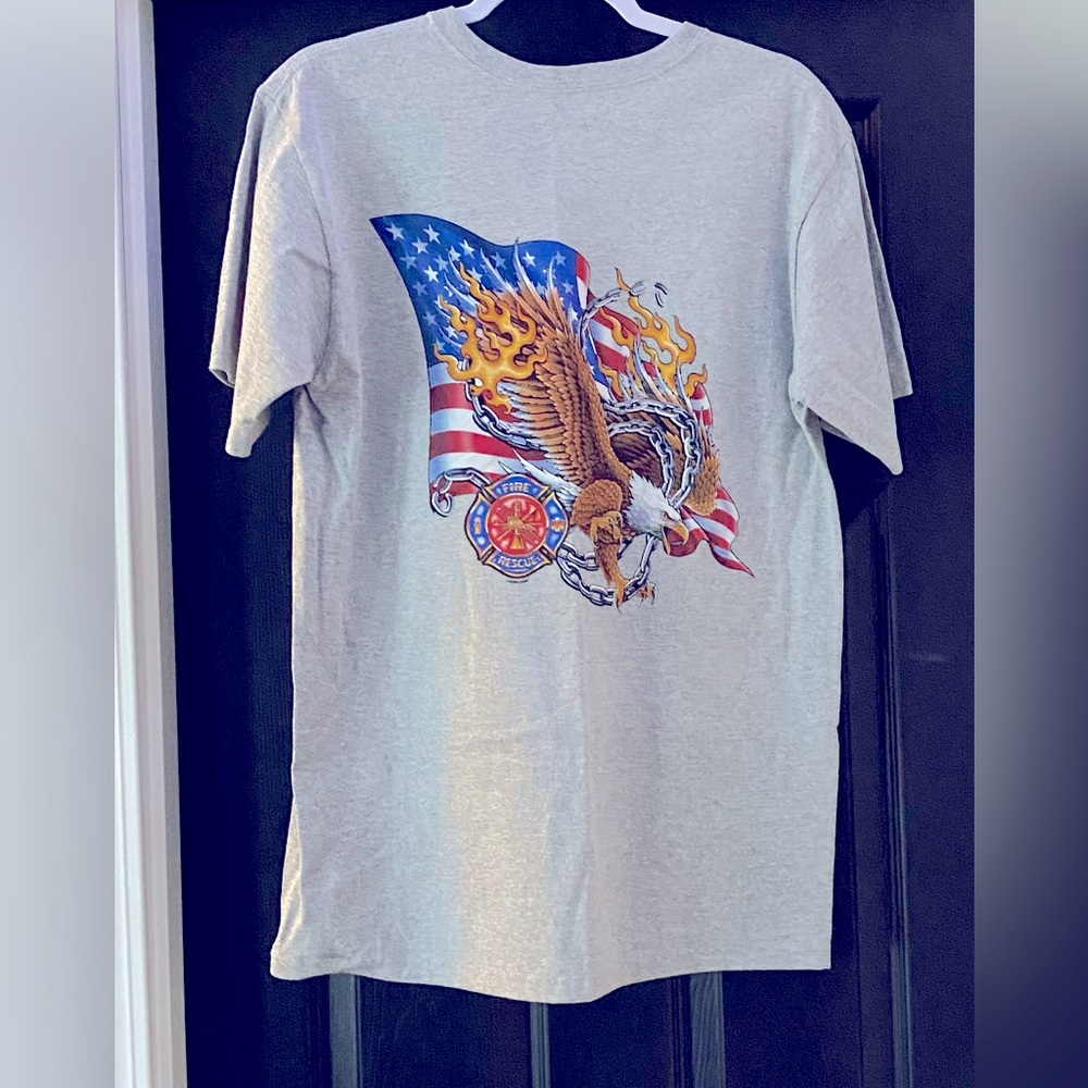 NWOT graphic T-shirt men’s Medium